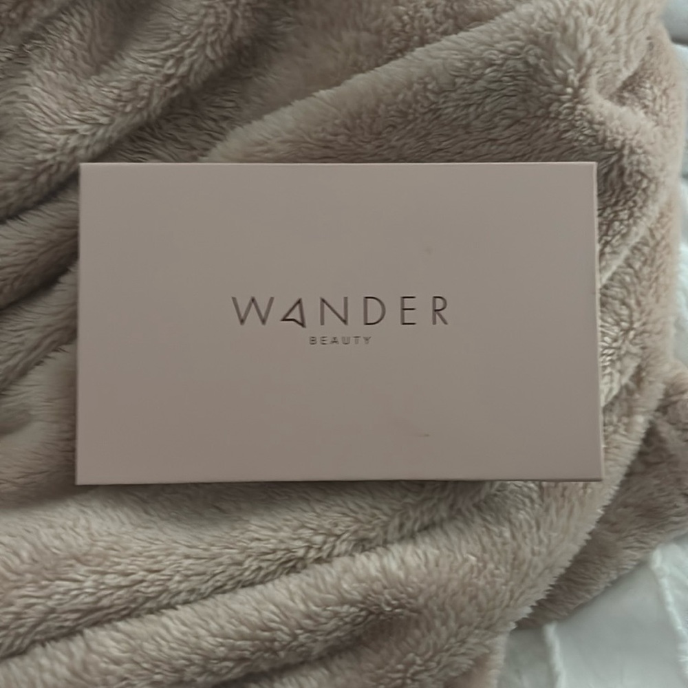 New wander beauty face pallete